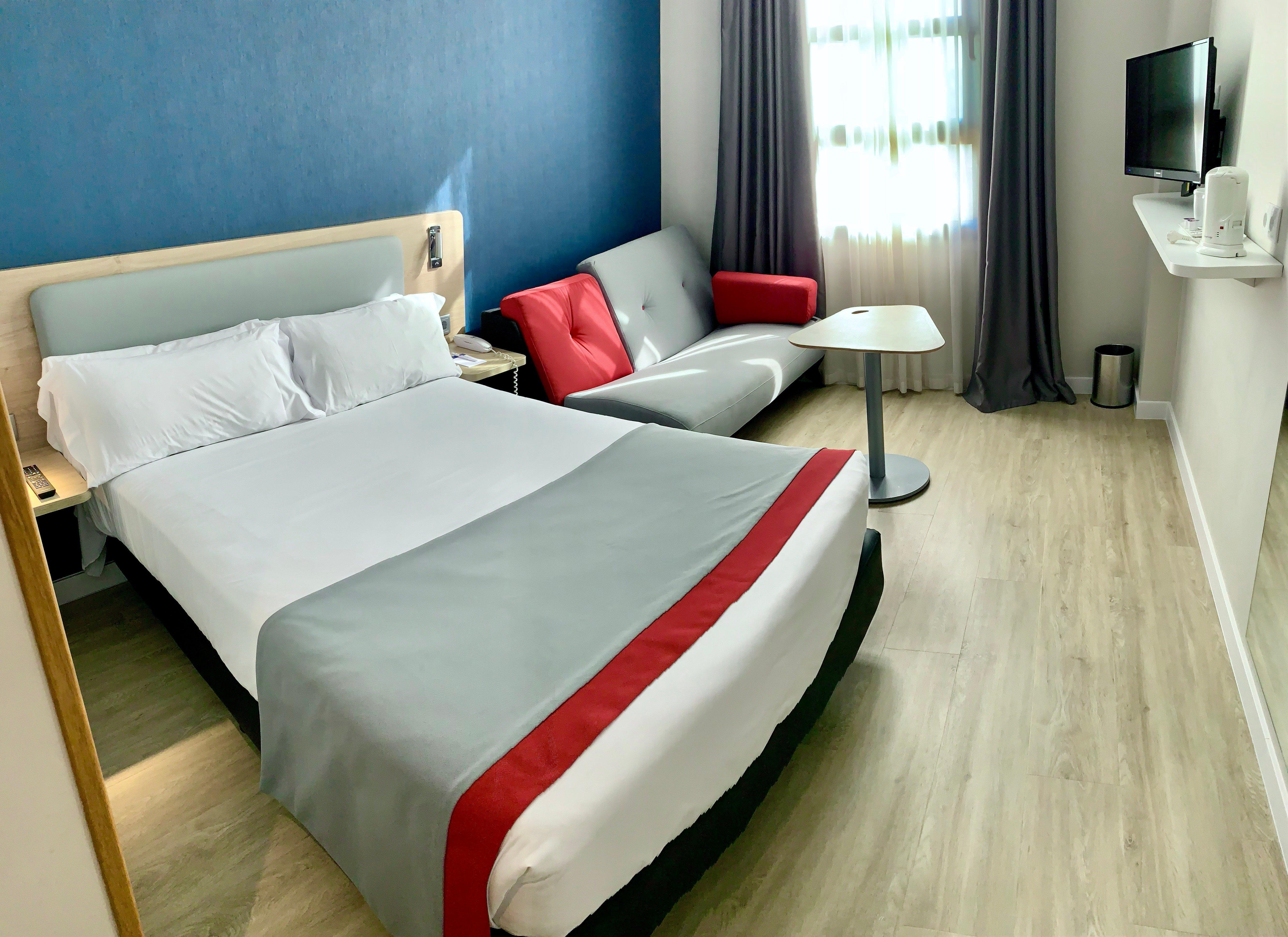 Hotel Express Ciudad De Ciencias, An Ihg