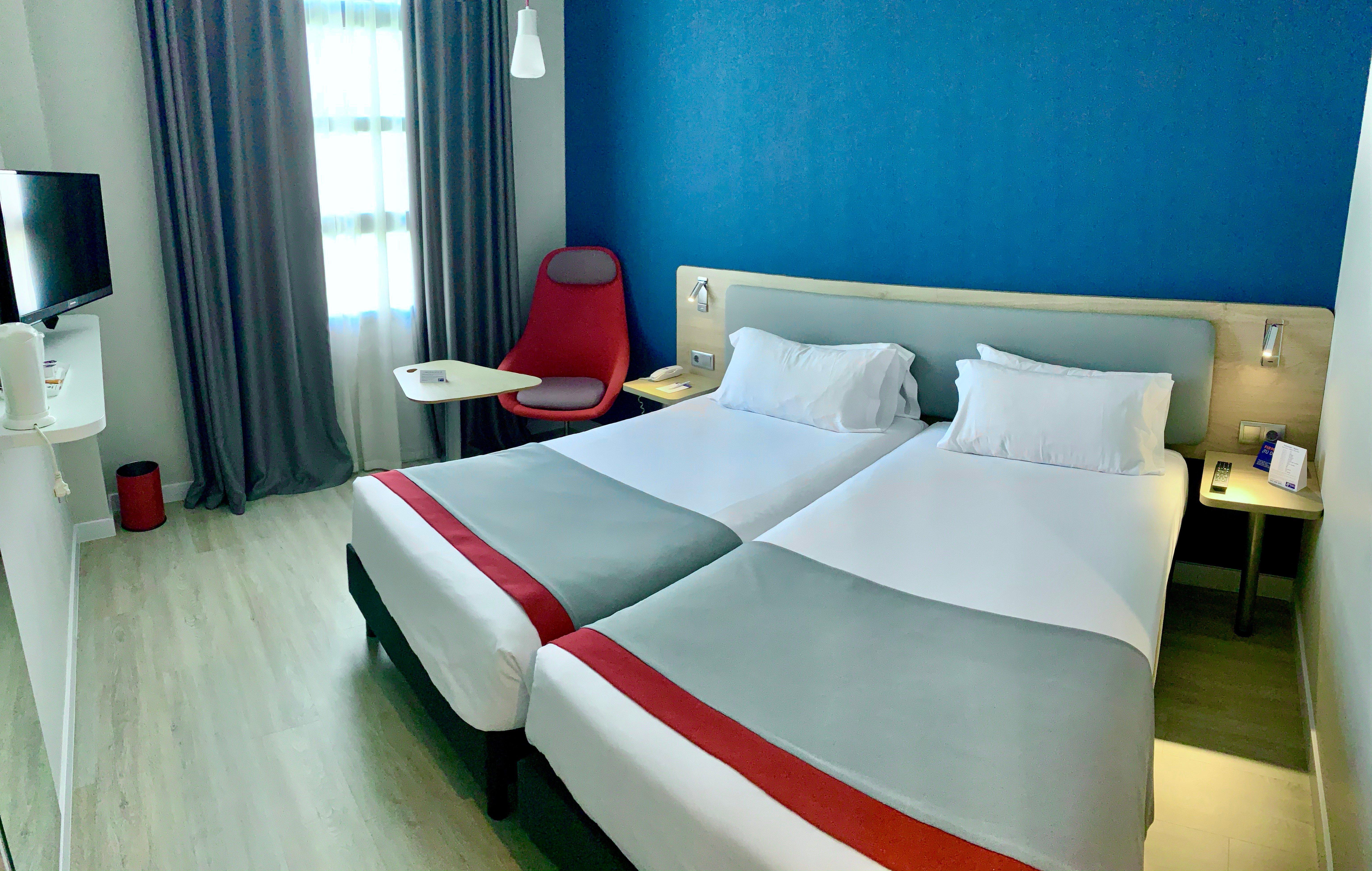 Hotel Express Ciudad De Ciencias, An Ihg 3*