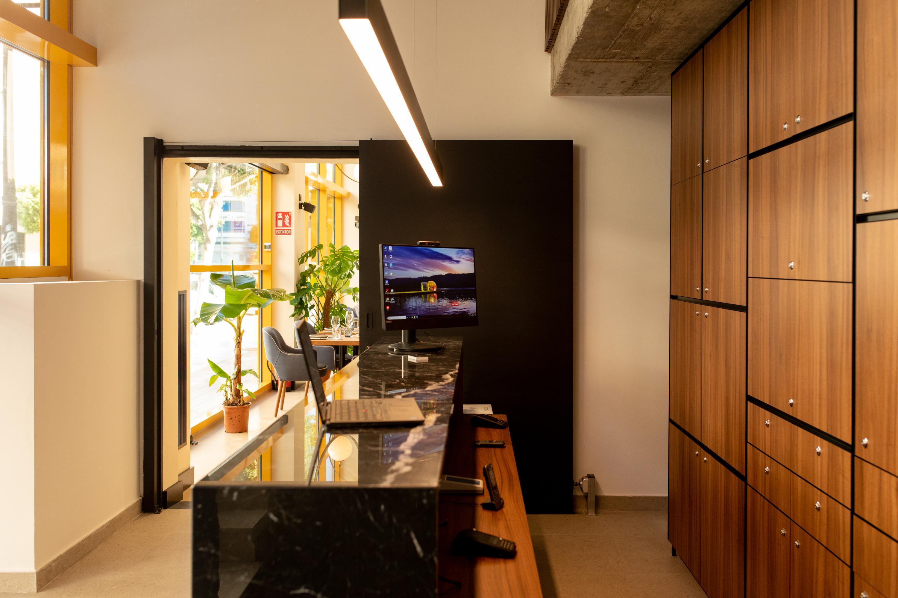 Ramirez Flats Apartahotel 4*