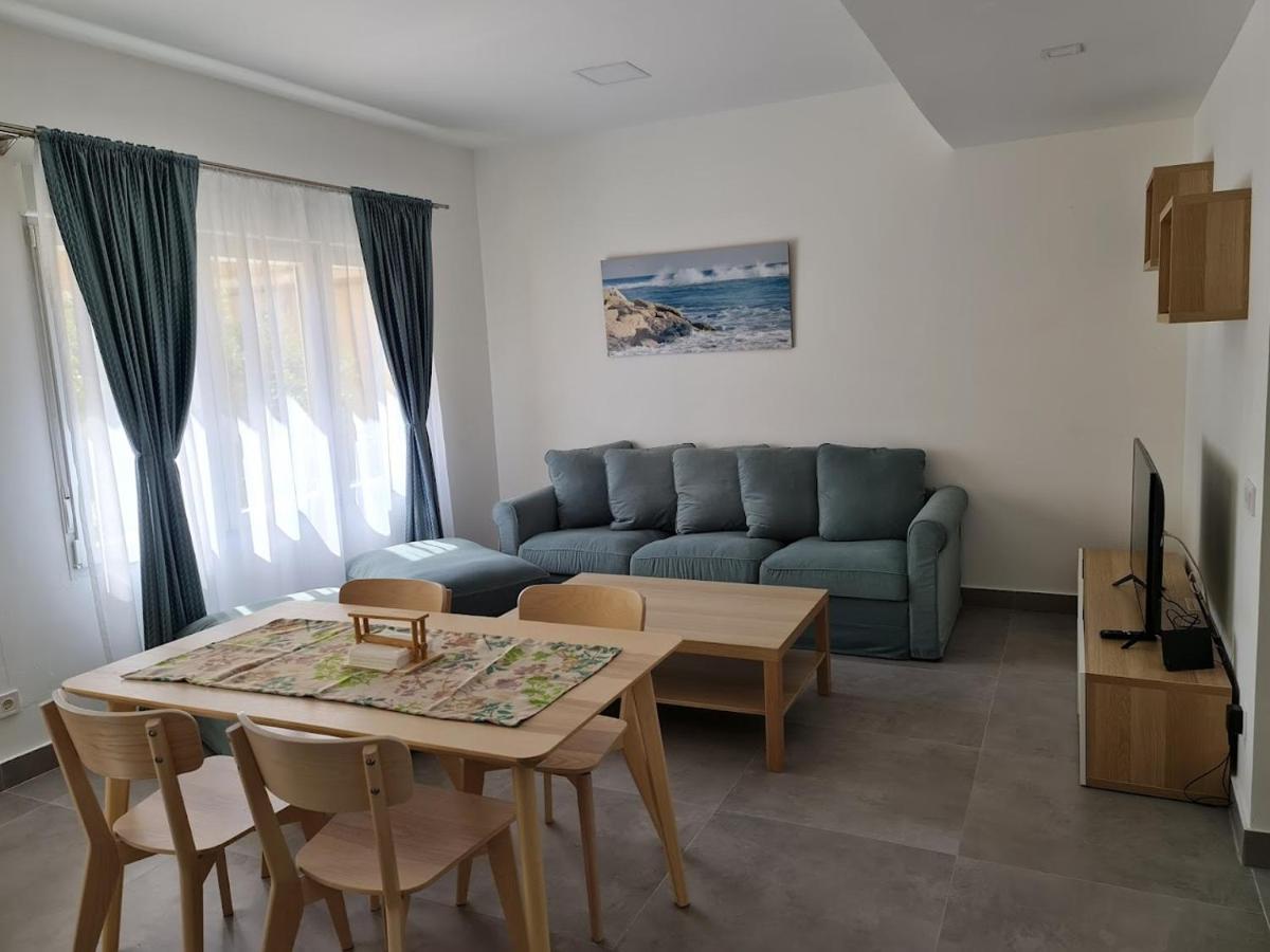 Apartamento Arenas 1 *