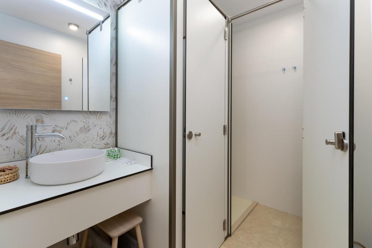 Travel Habitat La Marina Real Valencia