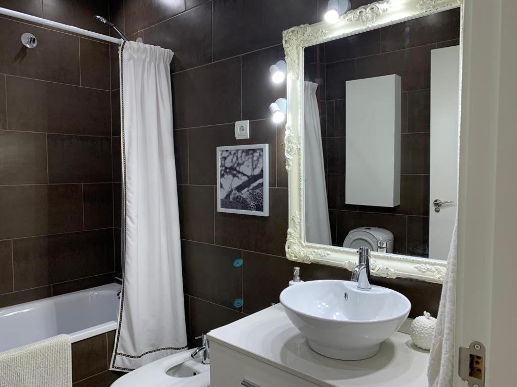 Cozy Luxury Apartments*****. The Center