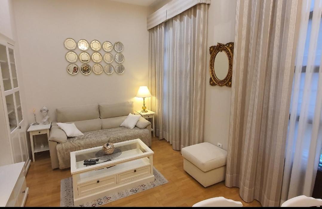 Cozy Luxury Apartments*****. The Center Apartment