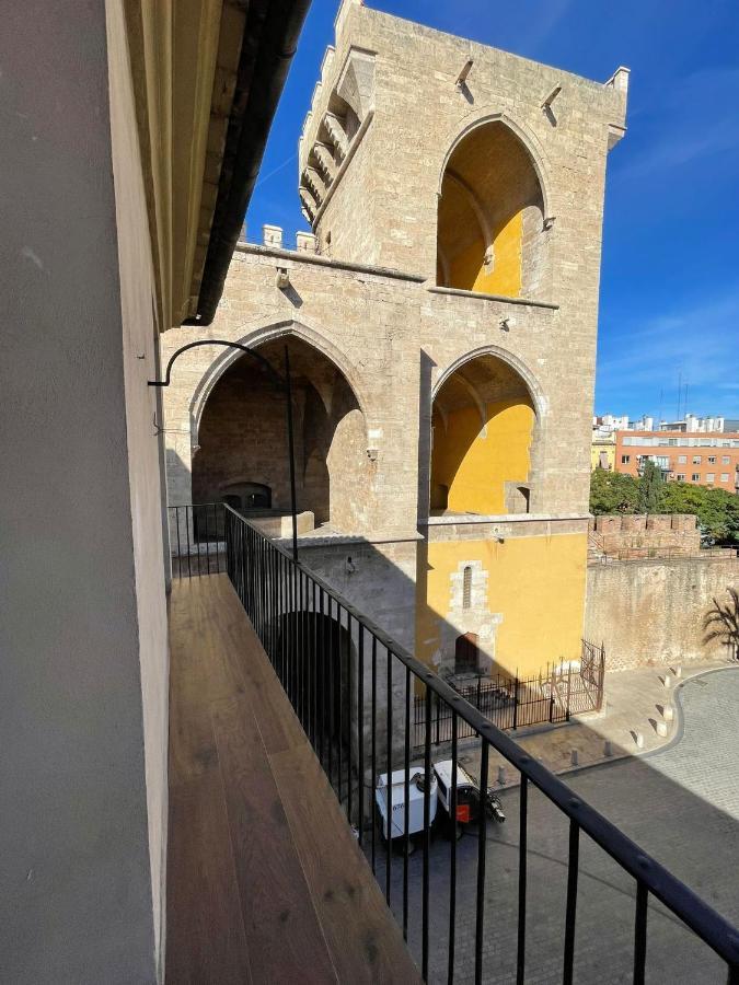 Gran Con Vista A Torres De Quart Valencia