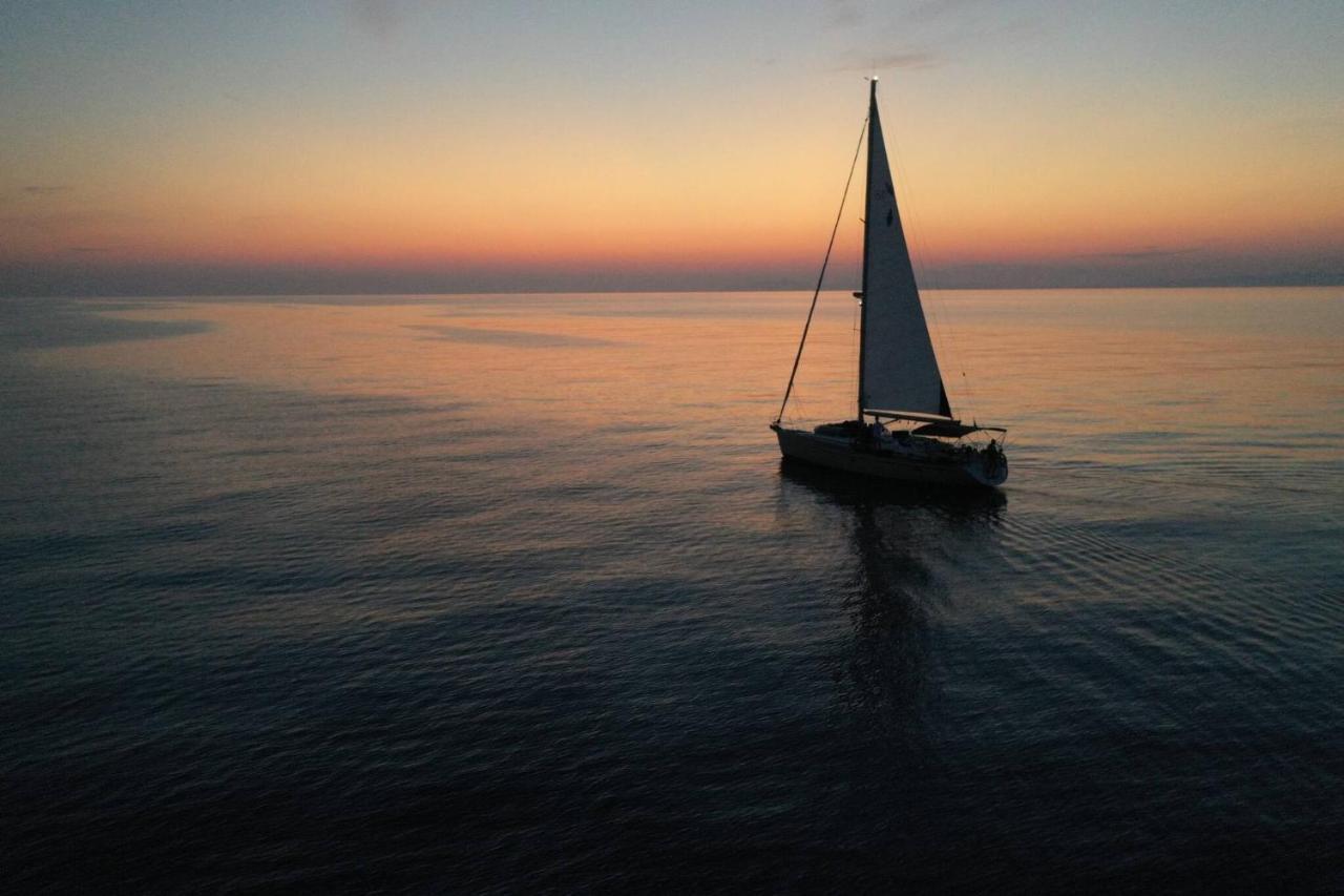 An Amazing Experience Enjoy The From A Boat Up To 8 People * Valencia