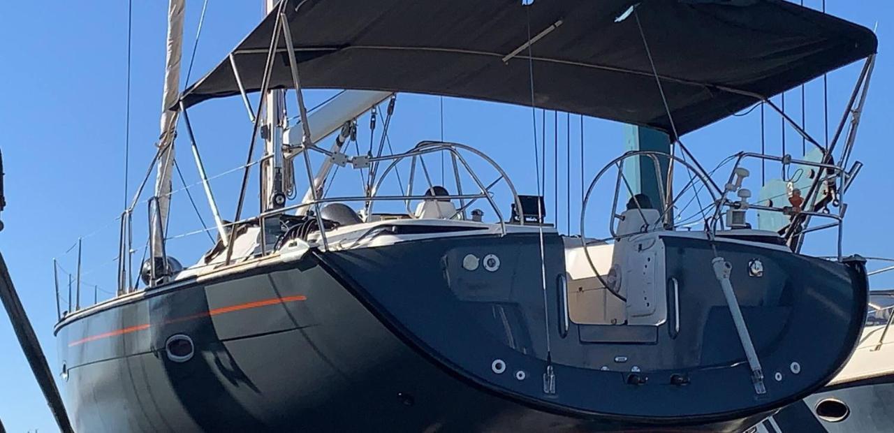 An Amazing Experience Enjoy The From A Boat Up To 8 People *