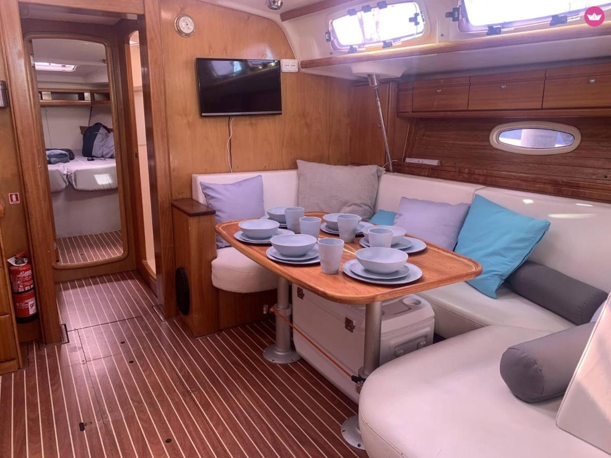 An Amazing Experience Enjoy The From A Boat Up To 8 People *