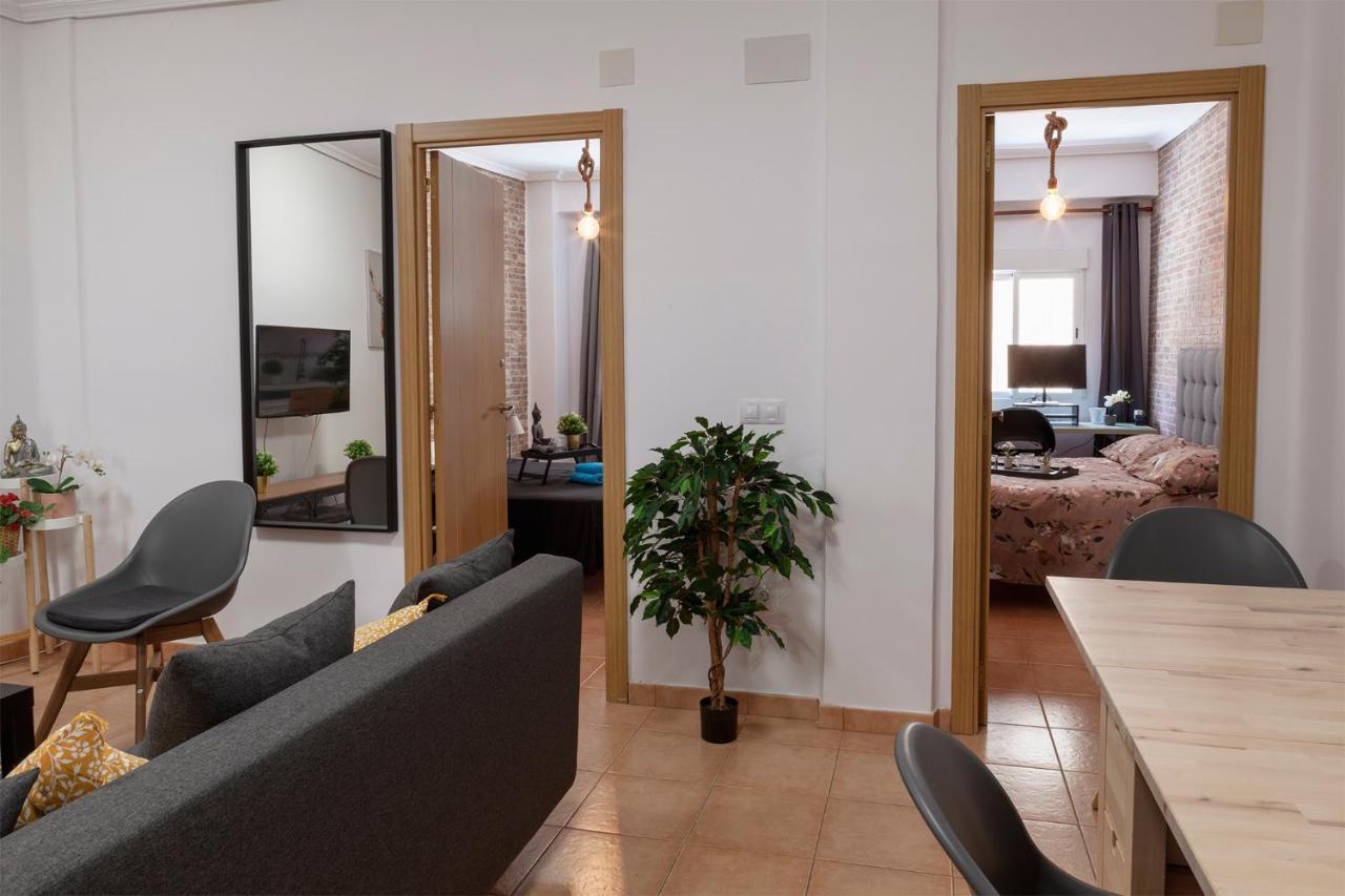 Luxury Artistic Digital Nomad 2 Bedroom W/terrace Apartamento