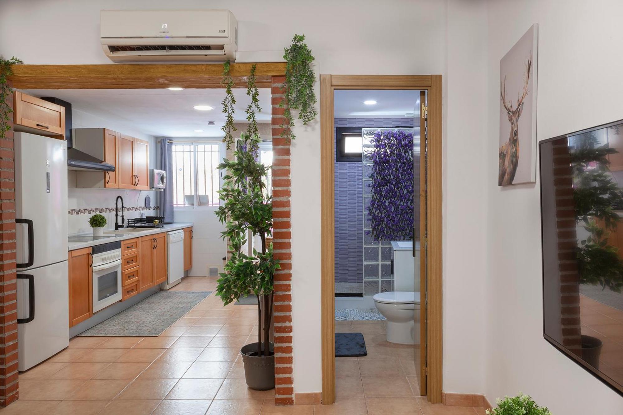 Luxury Artistic Digital Nomad 2 Bedroom W/terrace *