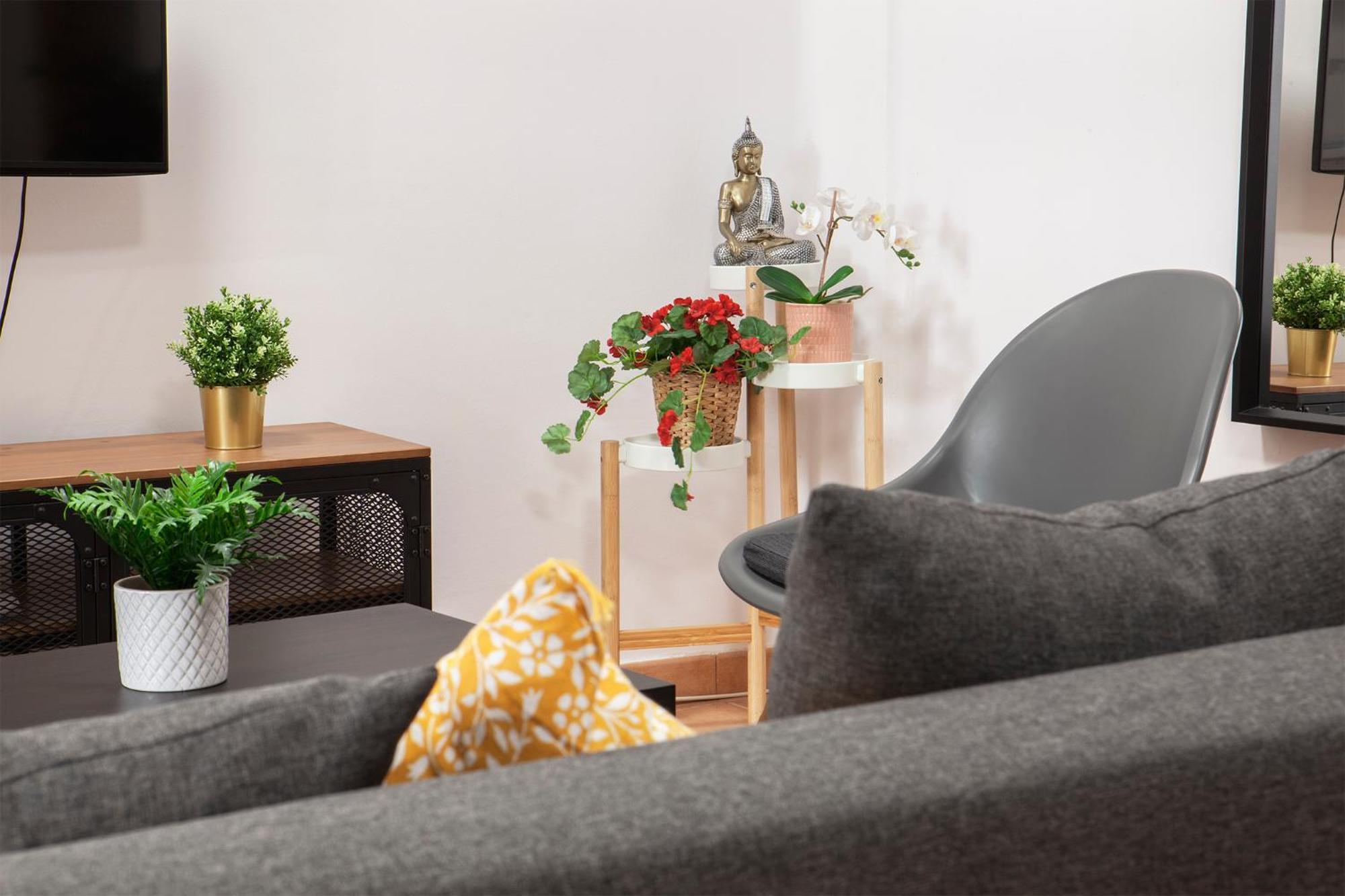 Luxury Artistic Digital Nomad 2 Bedroom W/terrace * Valencia