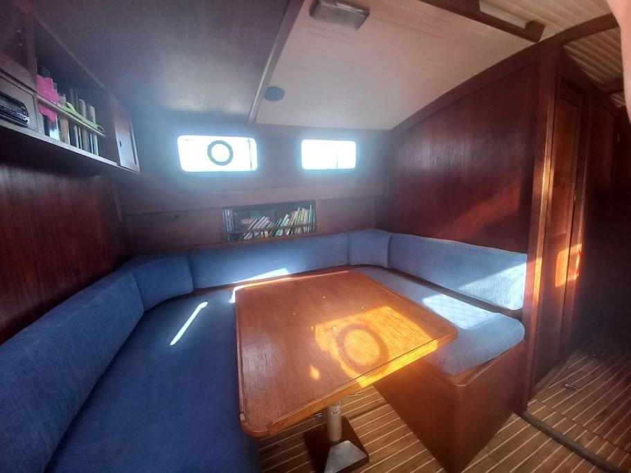 Hotel en barco Excelente Velero Clasico En *