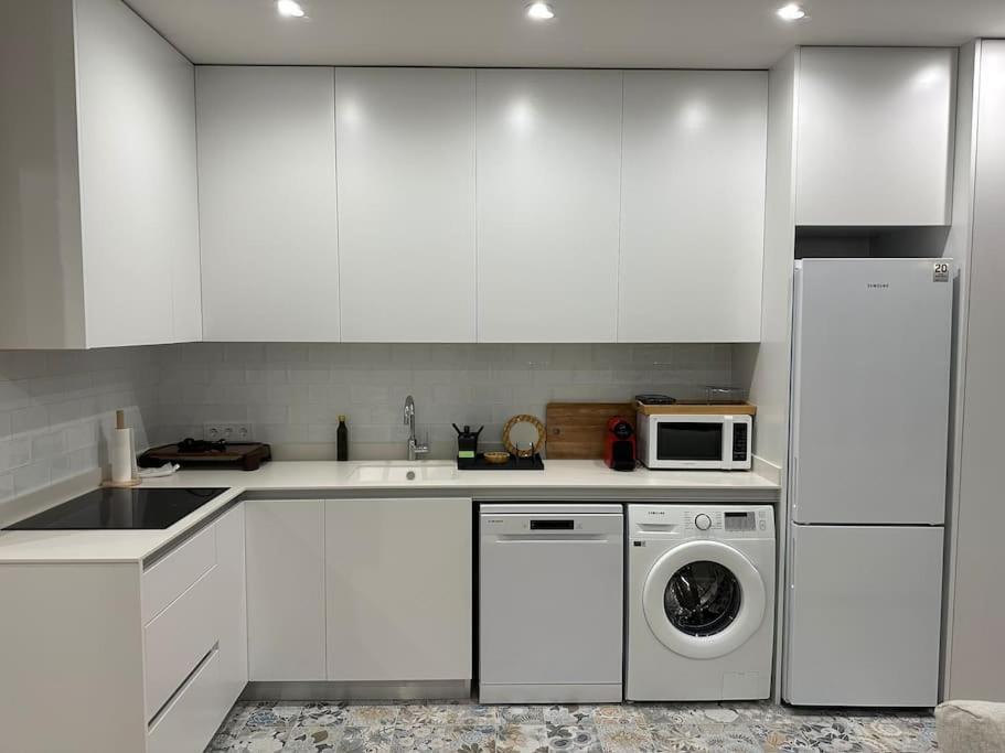 Apartamento Precioso Con Patio. Pyp Valencia