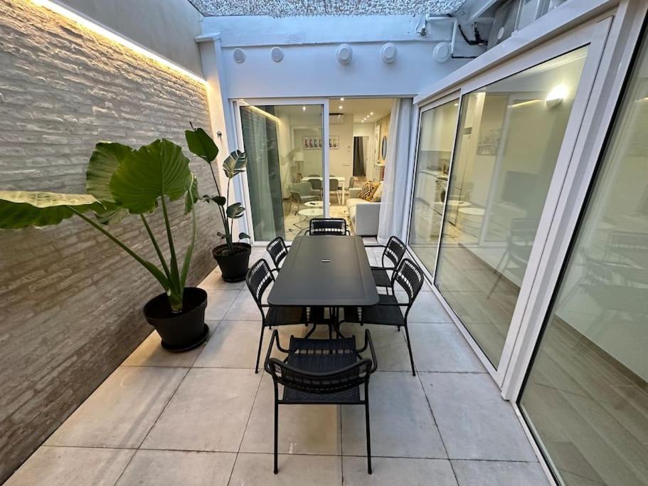 Apartamento Precioso Con Patio. Pyp Valencia