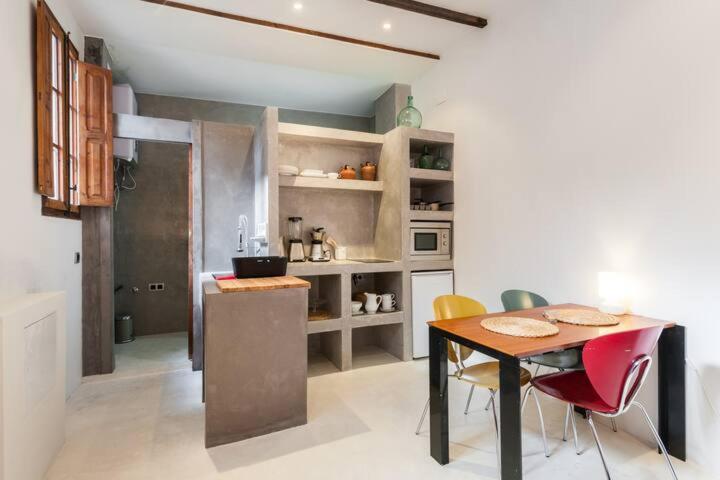 Casita Artista En Edificio Barrio Ruzafa Valencia