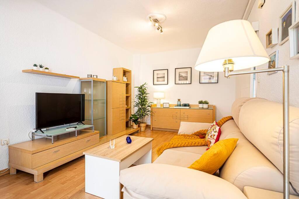Apartamento Precioso Piso Moderno: Terraza, A/c, Netflix, Wifi Valencia