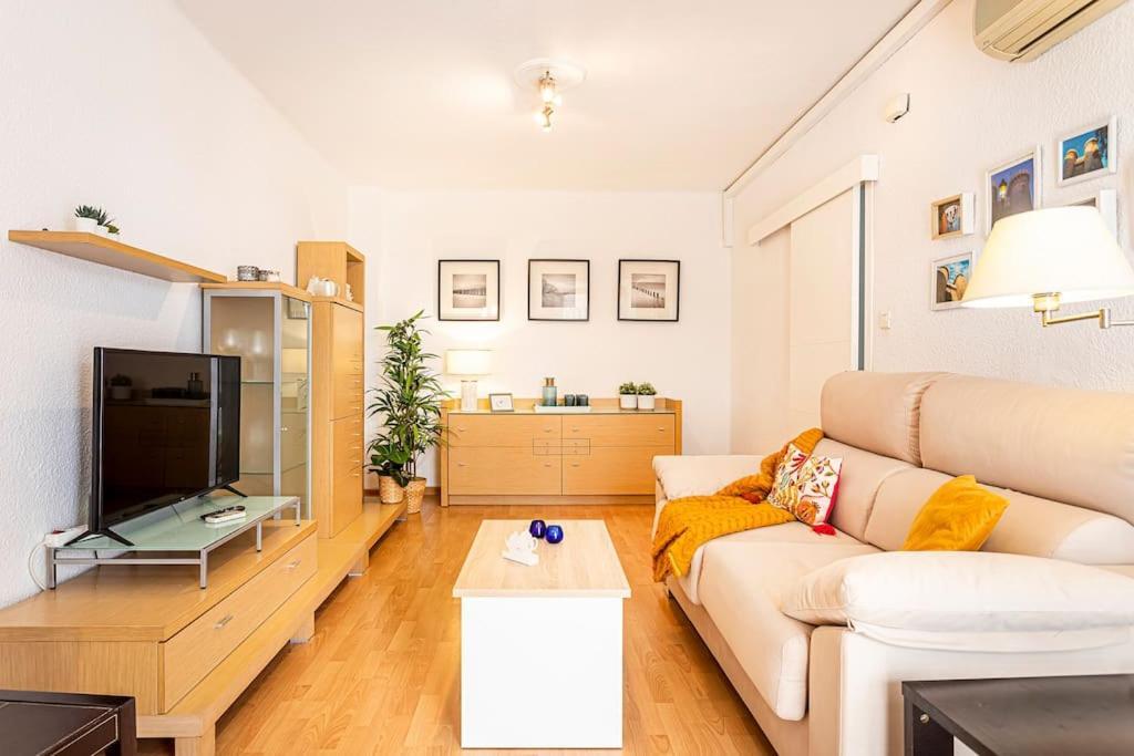 Precioso Piso Moderno: Terraza, A/c, Netflix, Wifi *