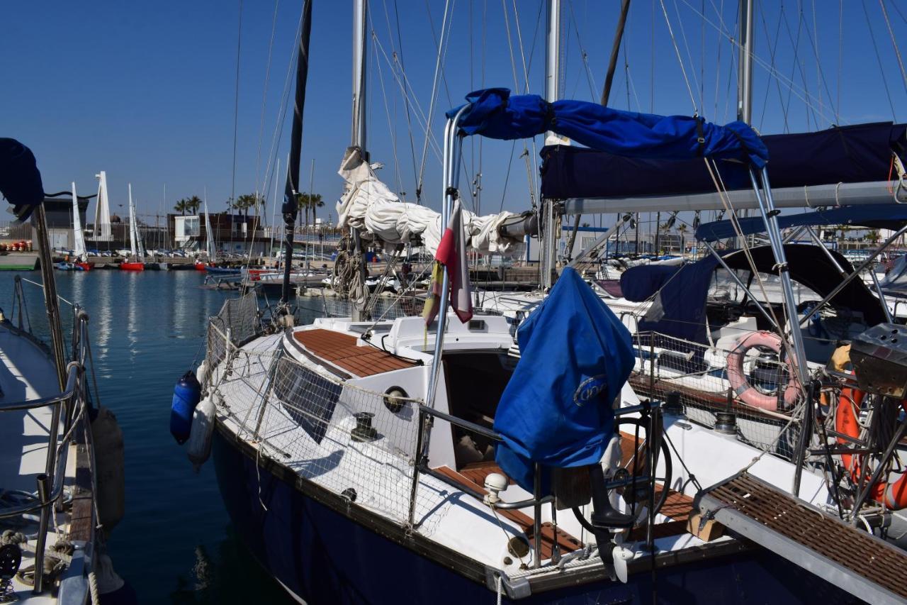 Hotel en barco Velero En Puerto De - E&m Boats Valencia
