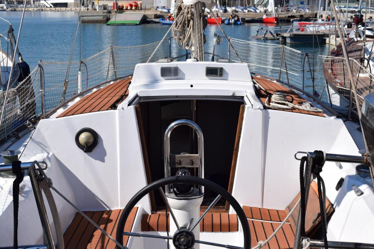 Hotel en barco Velero En Puerto De - E&m Boats *