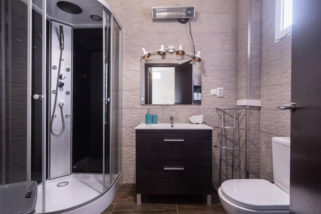 Bonito Y Amplio Piso Junto A La Plaza De Toros. Apartamento