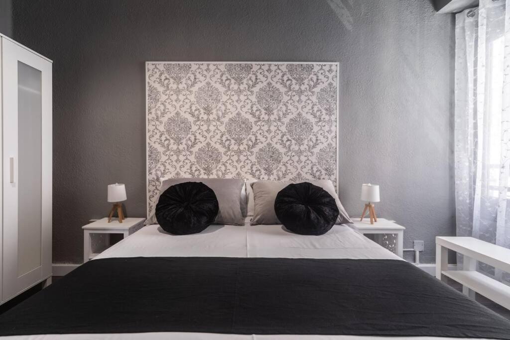 Bonito Y Amplio Piso Junto A La Plaza De Toros. Apartamento *