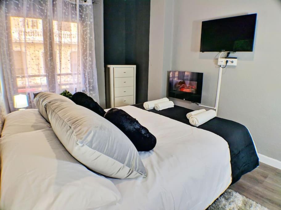 Apartamento Bonito Y Amplio Piso Junto A La Plaza De Toros. Valencia