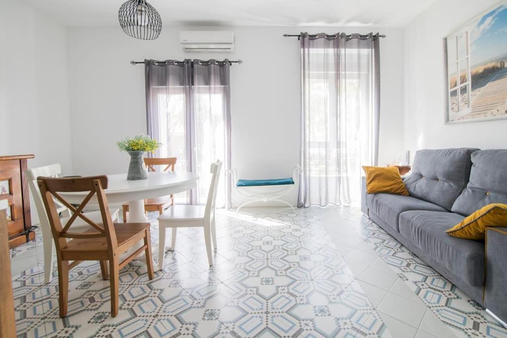 Piso Con Encanto A 3 Minutos Del Centro Histórico. Apartamento Valencia