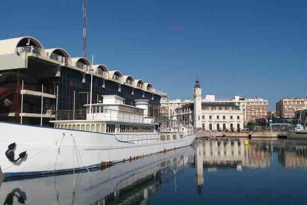 Velero Menorquin Con Encanto Hotel en barco