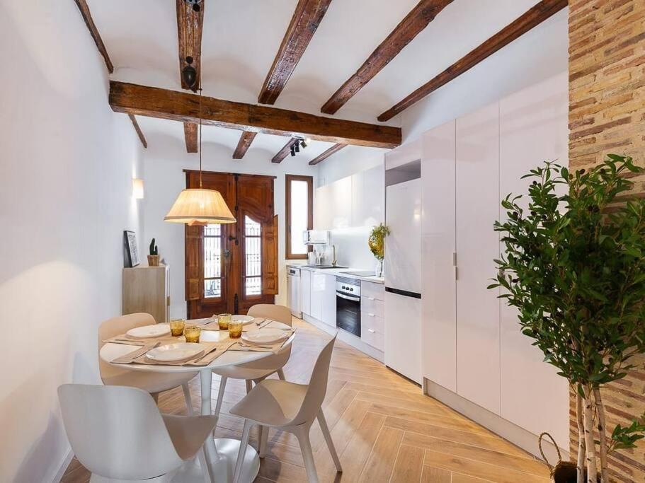 Apartment Beautiful Restored House With Terrace Valencia