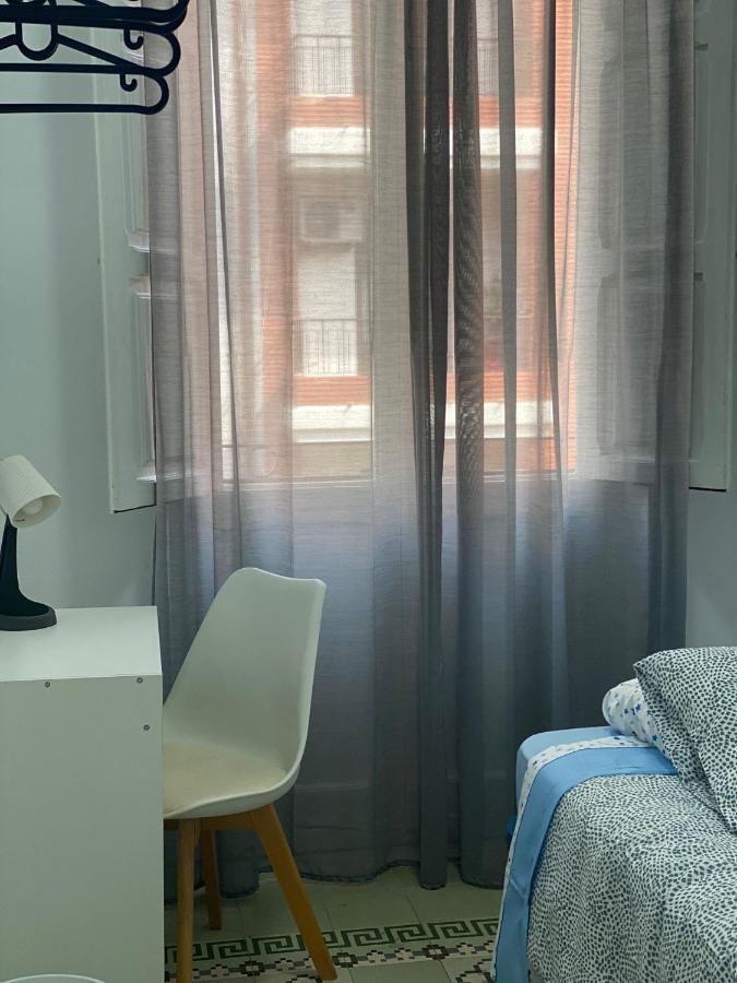In La Petxina In Shared Habitación en casa particular