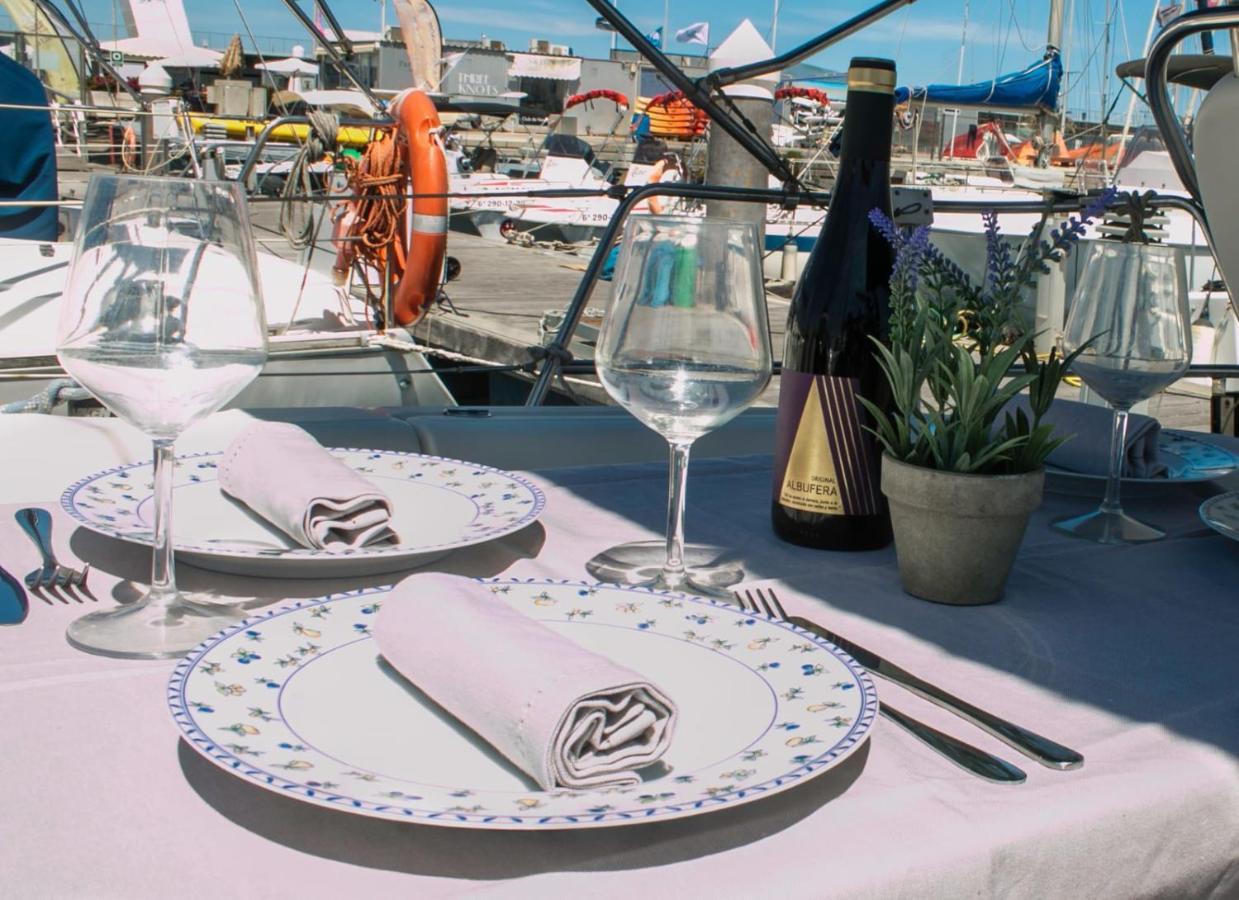 Velero Shabbak Hotel en barco Valencia