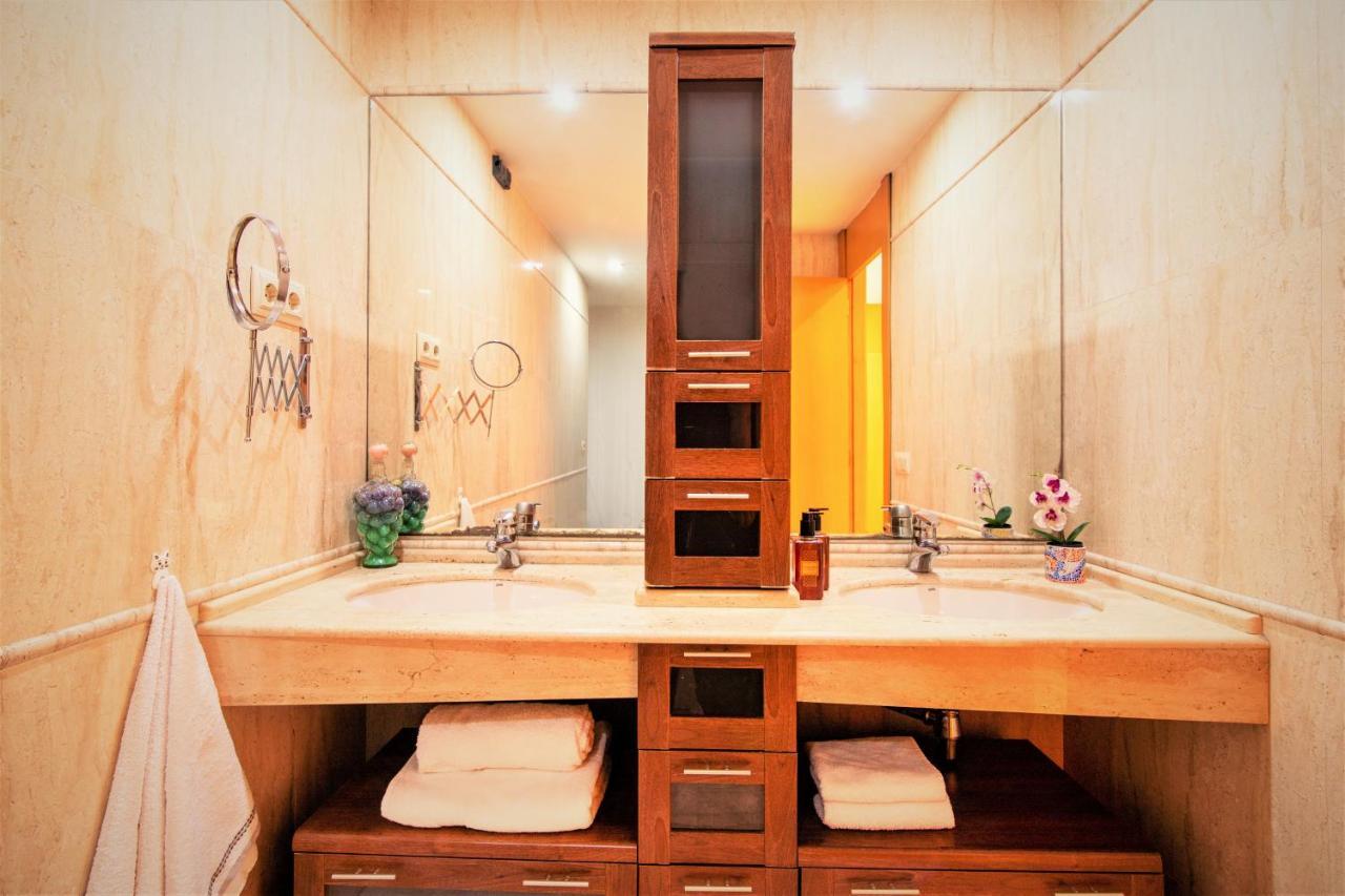 Penthouse Duplex In A 4 Floors Spanish House -8 Min To Center By Metro Apartment