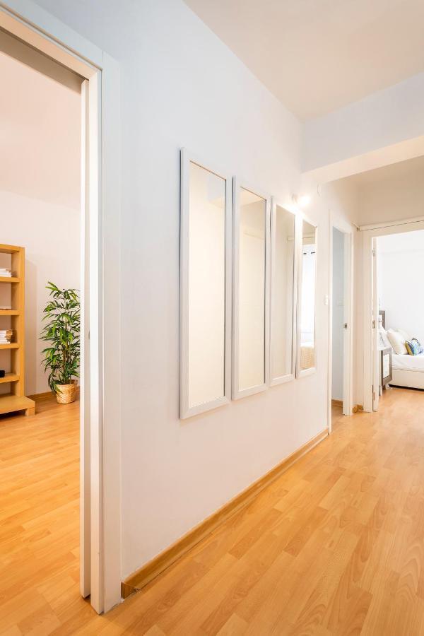 Precioso Piso Moderno: Terraza, A/c, Netflix, Wifi * Valencia