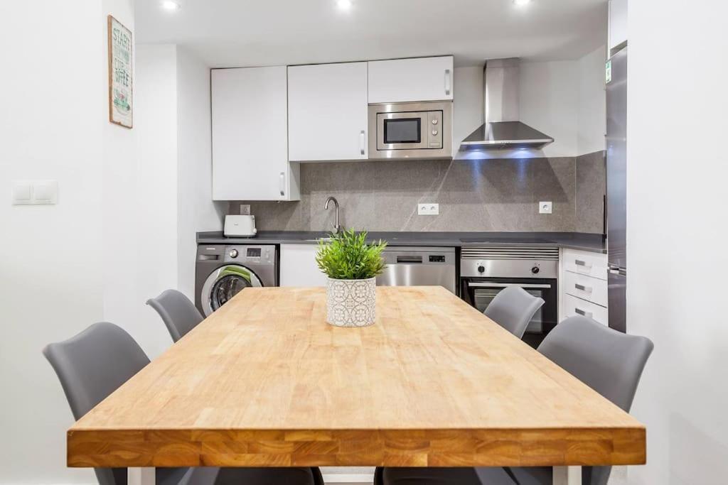 Design & Stylish House In The Center Of