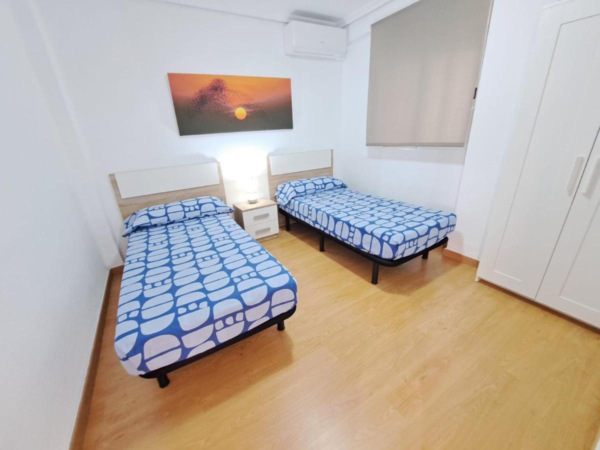 Centrico En Proximo Parada De Metro Angel Guimera Apartamento Valencia