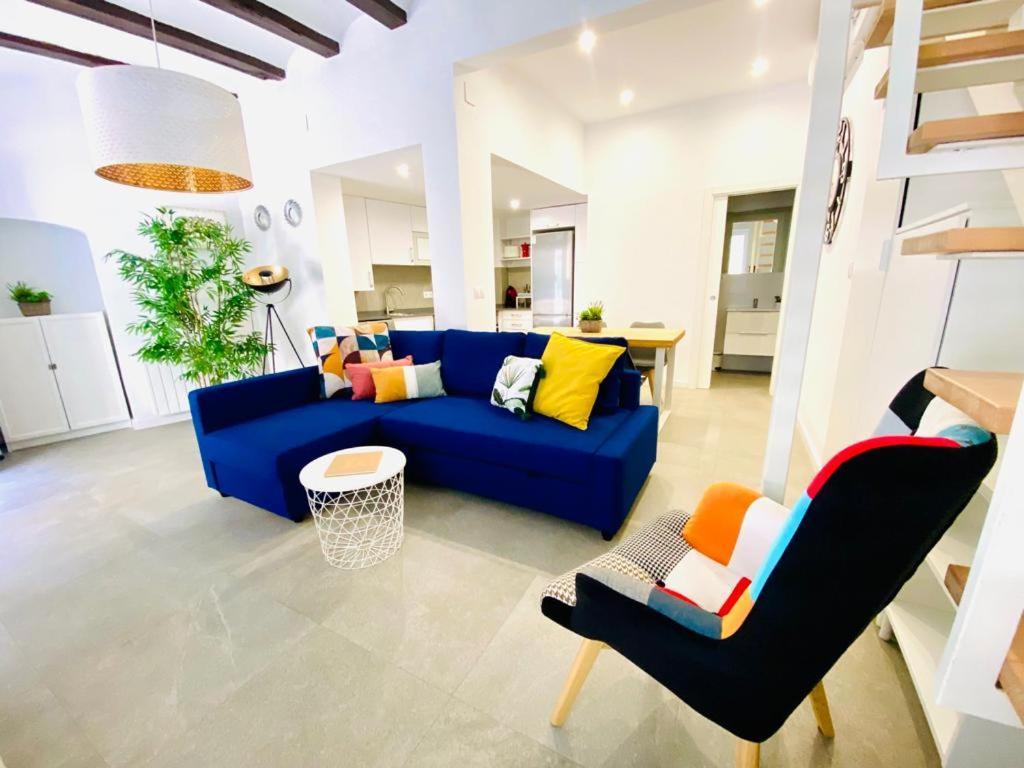 Design & Stylish House In The Center Of