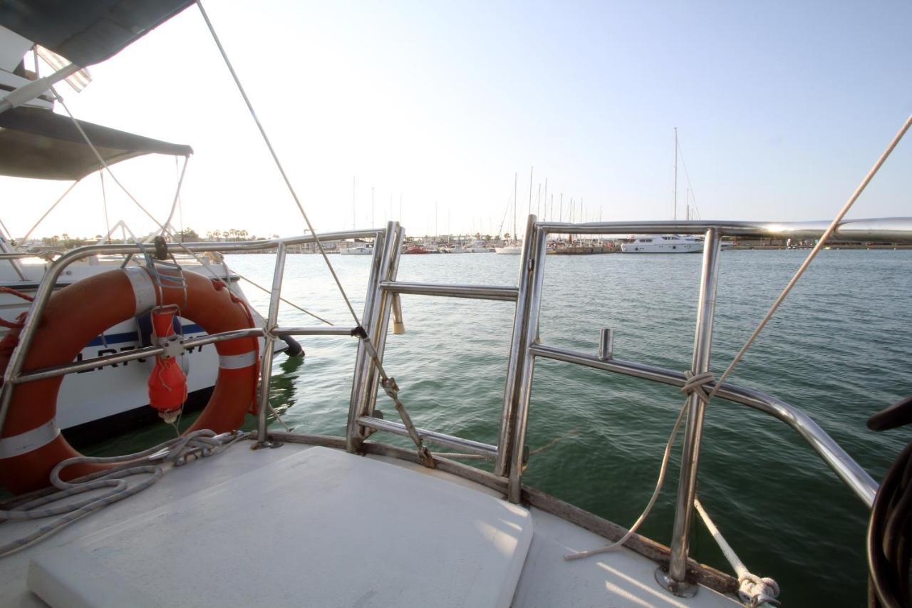 Botel Hospedate En Un Velero En La Marina Sur De Valencia