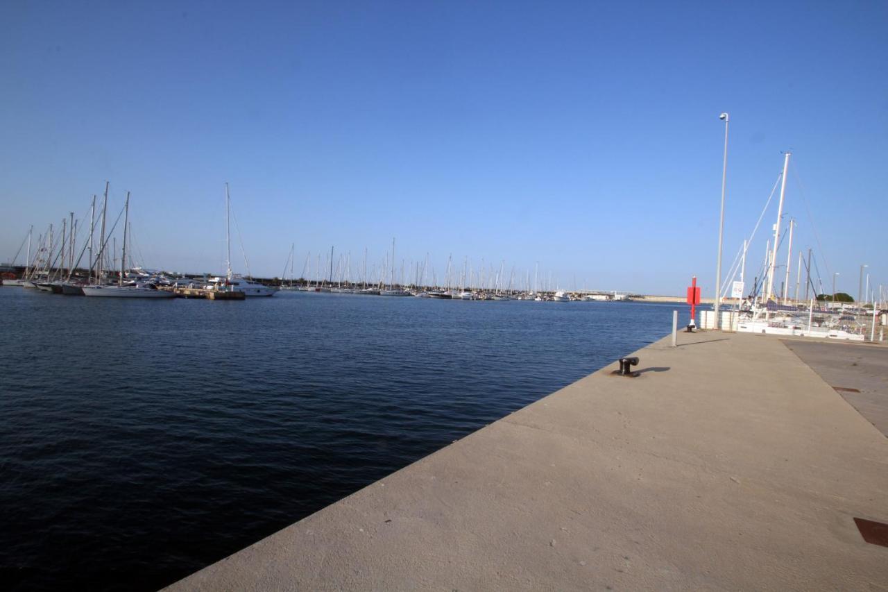 Hospedate En Un Velero En La Marina Sur De * Valencia