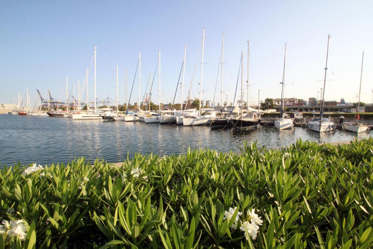 Botel Hospedate En Un Velero En La Marina Sur De *