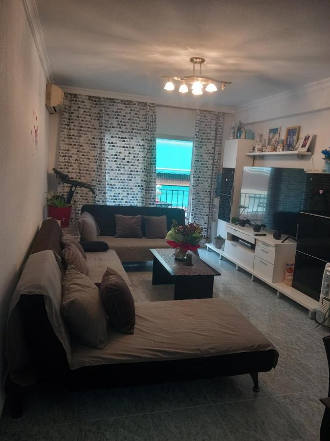 Habitación Pequeña En Piso Compartido Con 2 Adultos Y 1 Perrito * Valencia