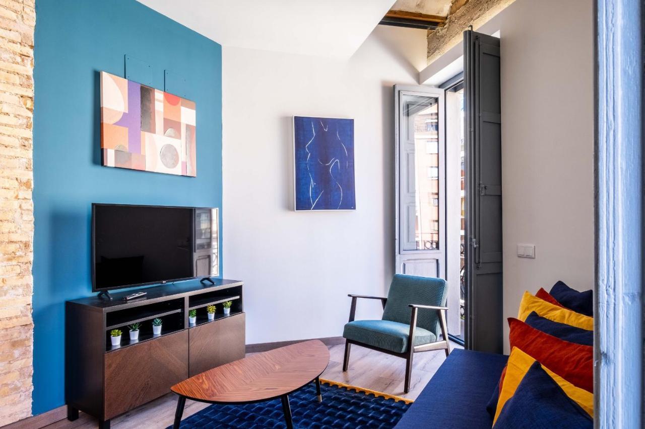 Well Lit And Creatively Designed Apartamento *