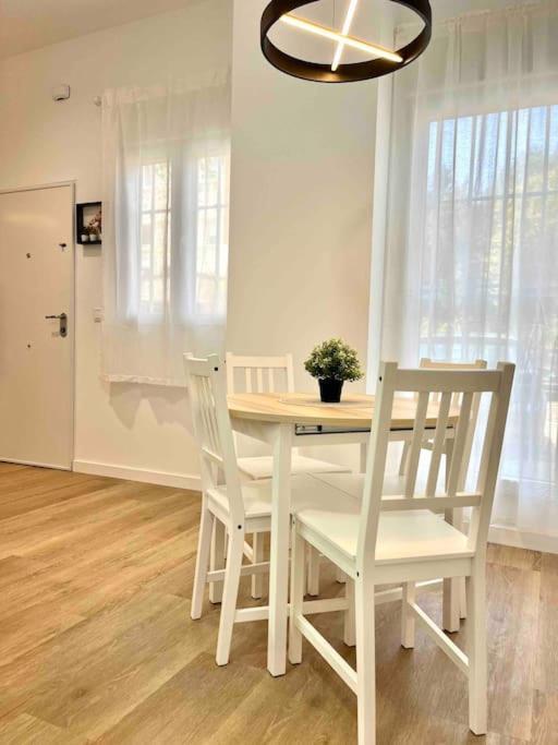 Acogedor 5 Personas Apartamento