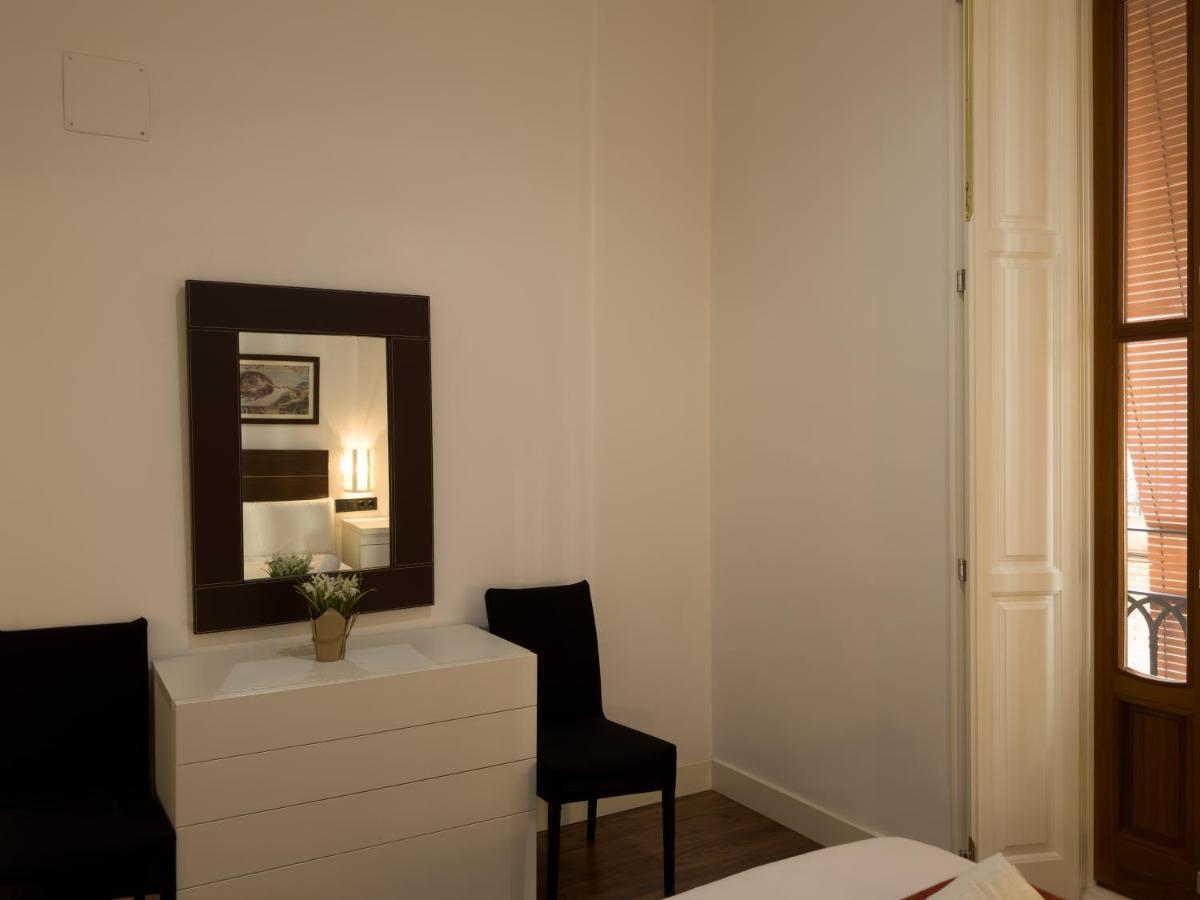 Market - Queen Square - Mid-term Valencia