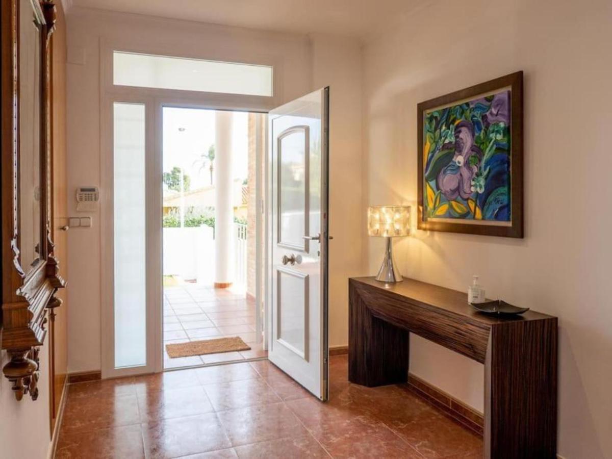Con Piscina, Jardin Y Aire Acondicionado En La Eliana-l'eliana * Valencia