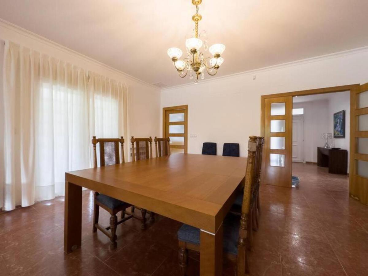 Villa Con Piscina, Jardin Y Aire Acondicionado En La Eliana-l'eliana