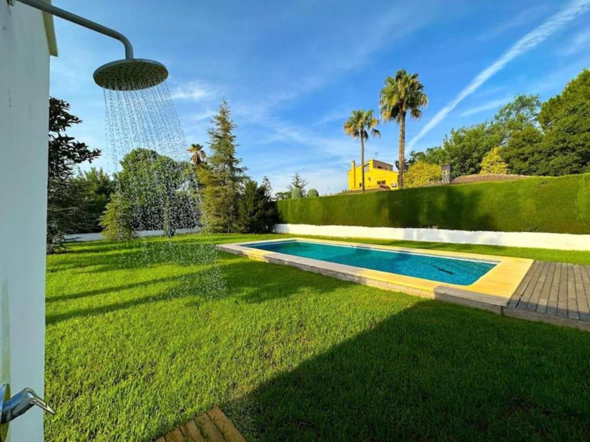 Villa Con Piscina, Jardin Y Aire Acondicionado En La Eliana-l'eliana
