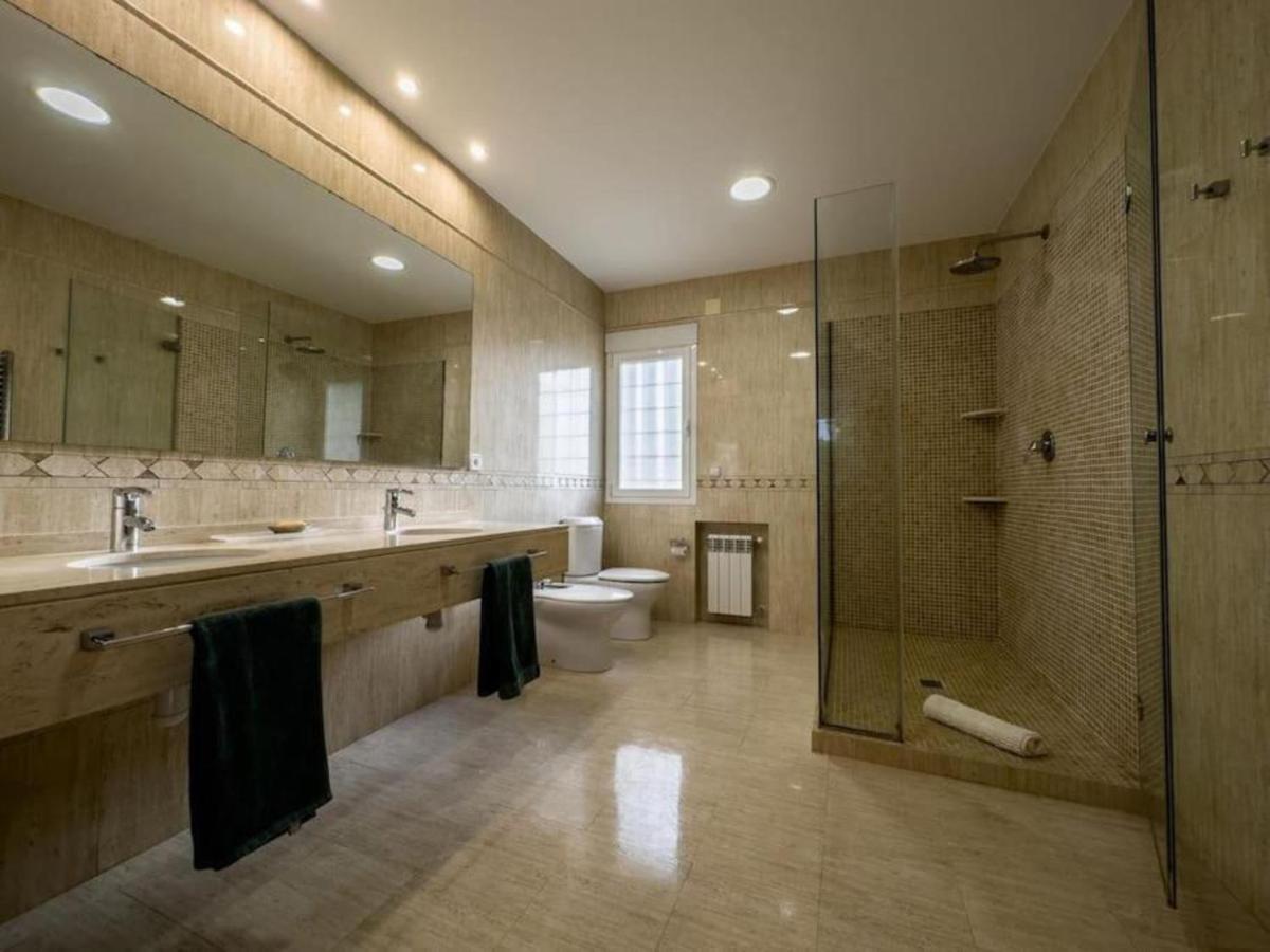 Villa Con Piscina, Jardin Y Aire Acondicionado En La Eliana-l'eliana *