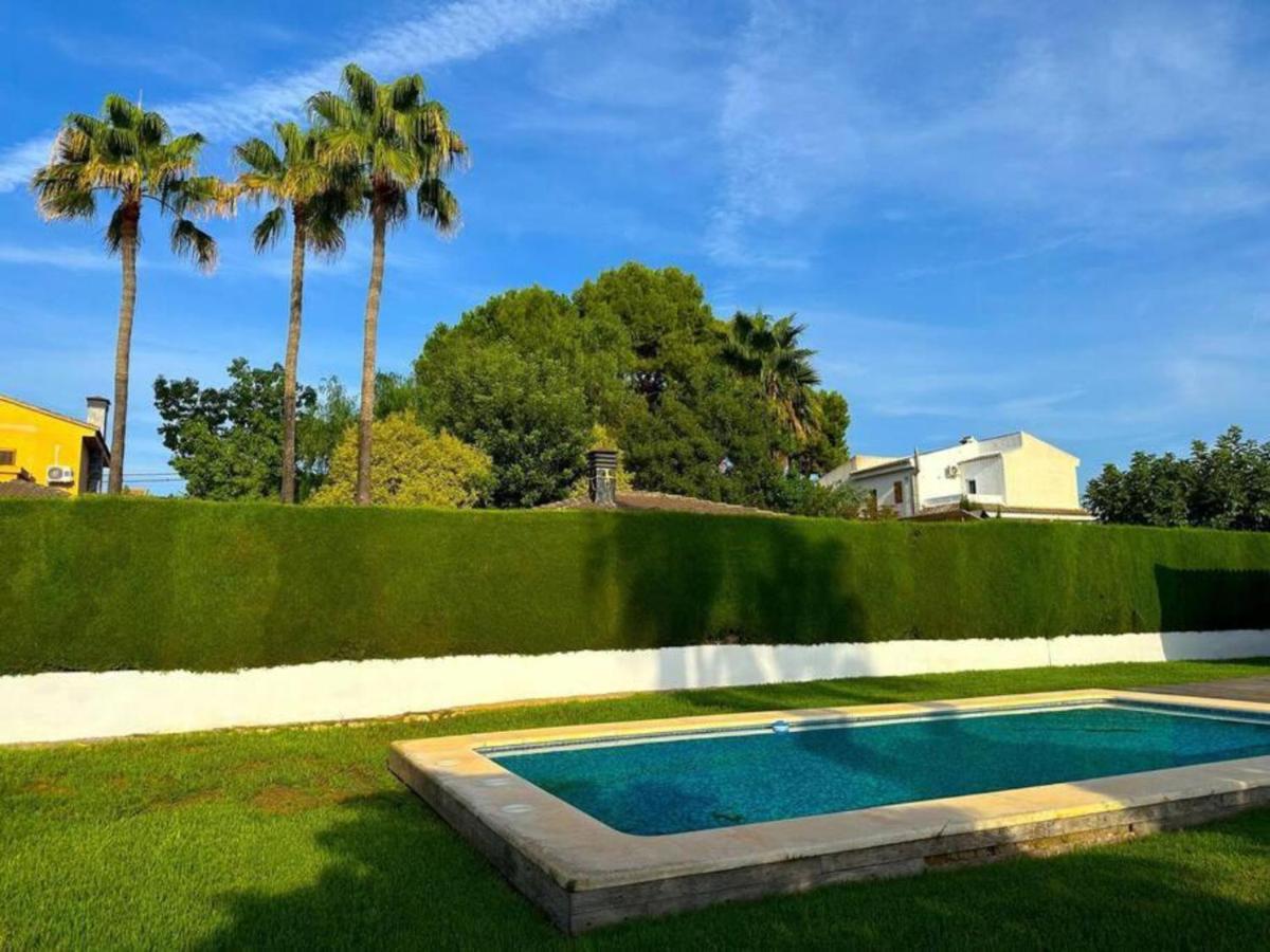 Villa Con Piscina, Jardin Y Aire Acondicionado En La Eliana-l'eliana Valencia