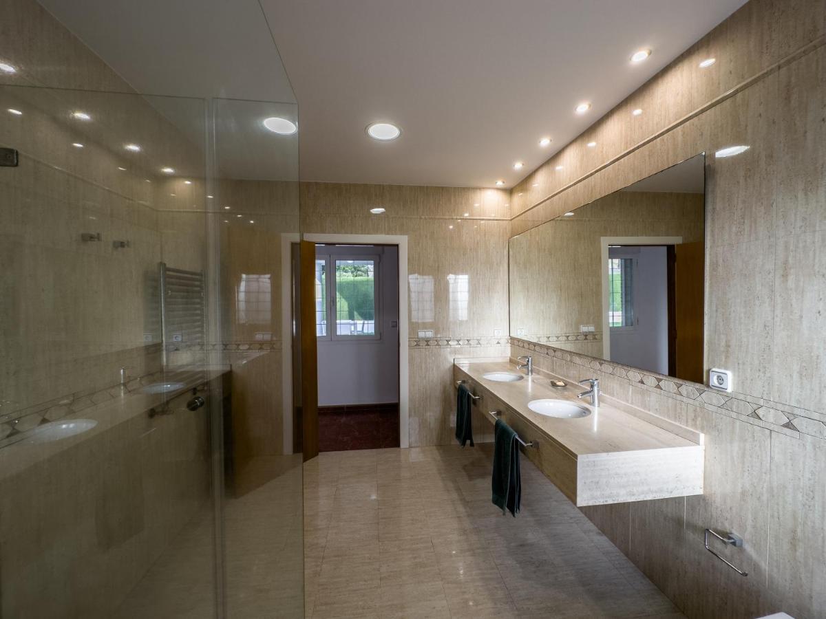 Villa Con Piscina, Jardin Y Aire Acondicionado En La Eliana-l'eliana Valencia