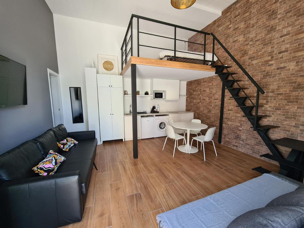 Hlius Brand New * Valencia