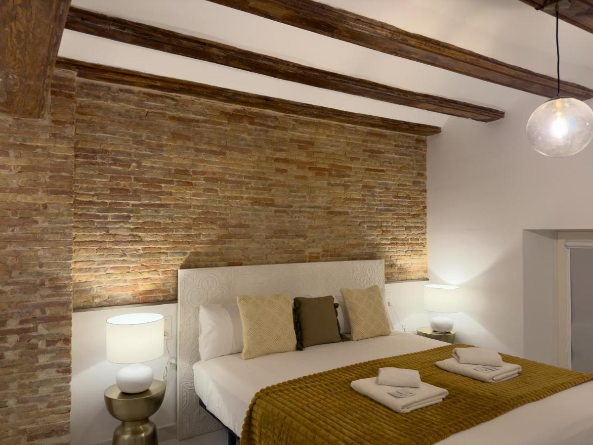 Market - Ciutat Vella, Exclusively For Families - Mid-term Apartment